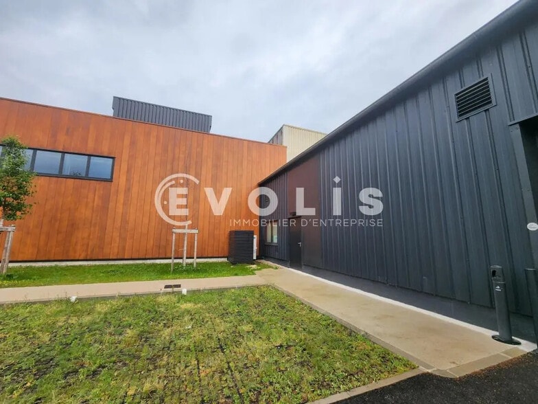 Flex in Villeurbanne for lease - Building Photo - Image 1 of 11