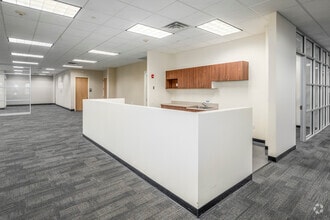 999 Stewart Ave, Bethpage, NY for lease Interior Photo- Image 2 of 10