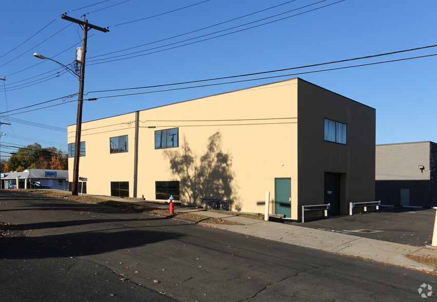 840 Orange Ave, West Haven, CT for lease - Building Photo - Image 3 of 11