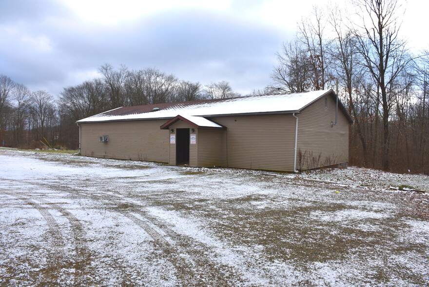 2521 Petroleum Center Rd, Titusville, PA for sale - Primary Photo - Image 1 of 43