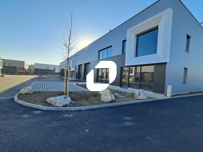 Flex dans Quesnoy-sur-Deûle à louer - Photo du bâtiment - Image 2 de 7