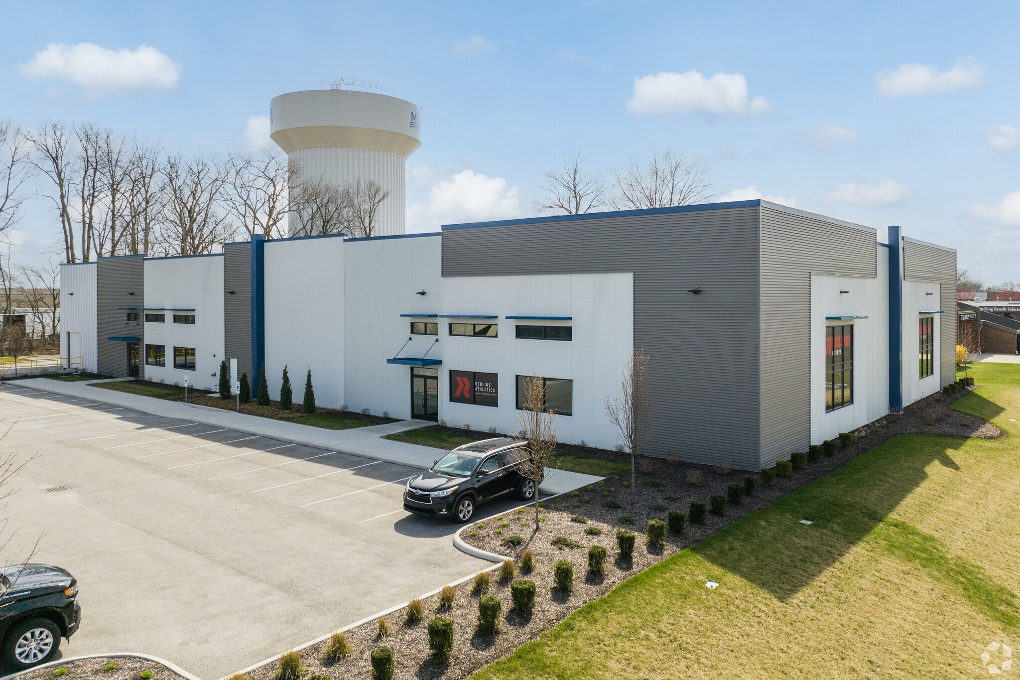 440 W Dussel Dr, Maumee, OH for lease Primary Photo- Image 1 of 8