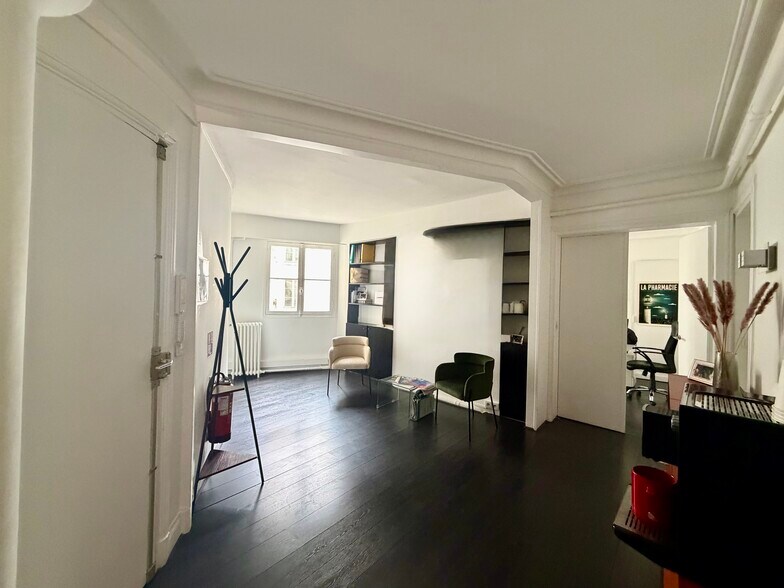 10 Place De La Bastille, Paris for lease - Building Photo - Image 2 of 4