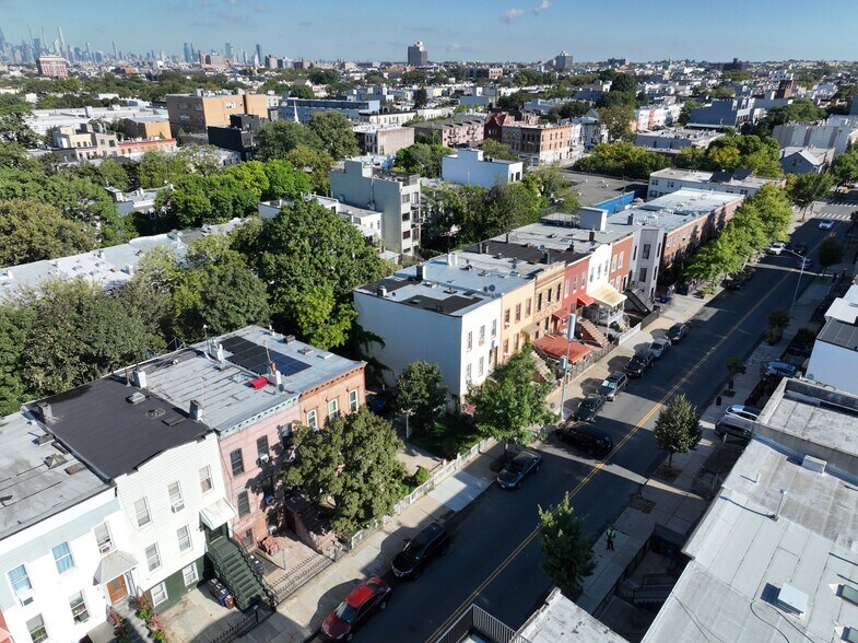 117 Cooper St, Brooklyn, NY à vendre - Photo principale - Image 3 de 4