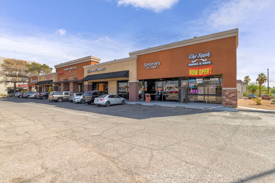 4800 S Maryland Pky, Las Vegas, NV à louer - Photo du bâtiment - Image 3 de 5