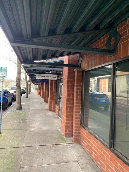 110 2nd St SW, Auburn, WA à louer - Photo du bâtiment - Image 3 de 6