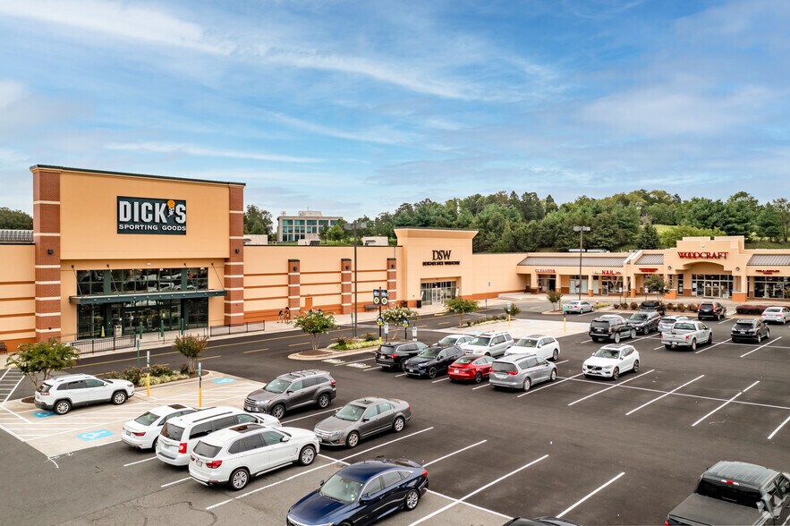 1003-1097 Edwards Ferry Rd, Leesburg, VA for lease - Building Photo - Image 2 of 14