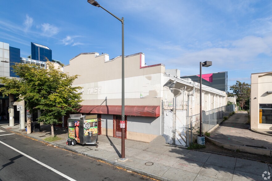 31-35 W Girard Ave, Philadelphia, PA for sale - Building Photo - Image 1 of 5