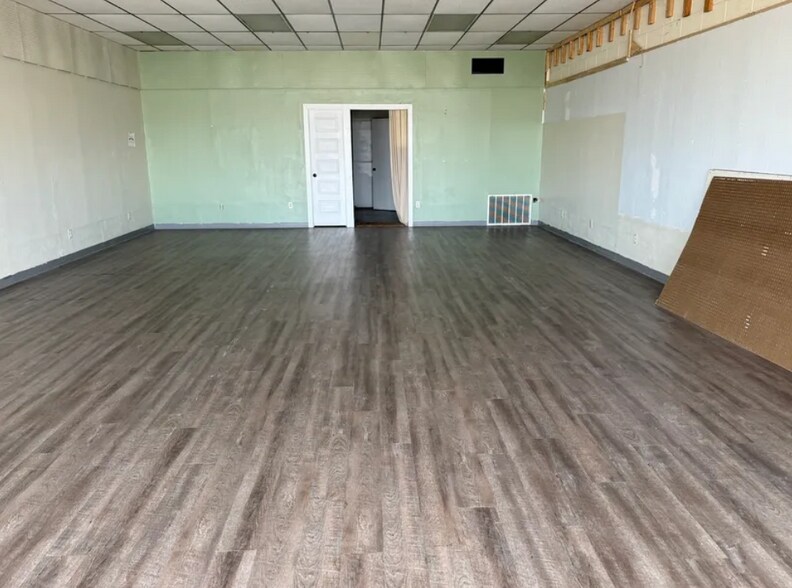 1443-1445 W Whittaker St, Salem, IL à vendre - Photo du bâtiment - Image 2 de 6