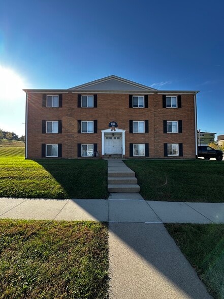 125 20th Ave SW, Cedar Rapids, IA for sale - Building Photo - Image 2 of 13