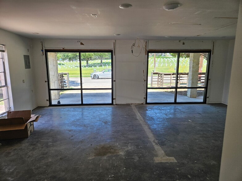 1600 E 7th St, Austin, TX for lease - Building Photo - Image 2 of 42