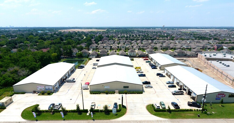 18703 W Little York Rd, Katy, TX à louer - Photo du bâtiment - Image 3 de 4