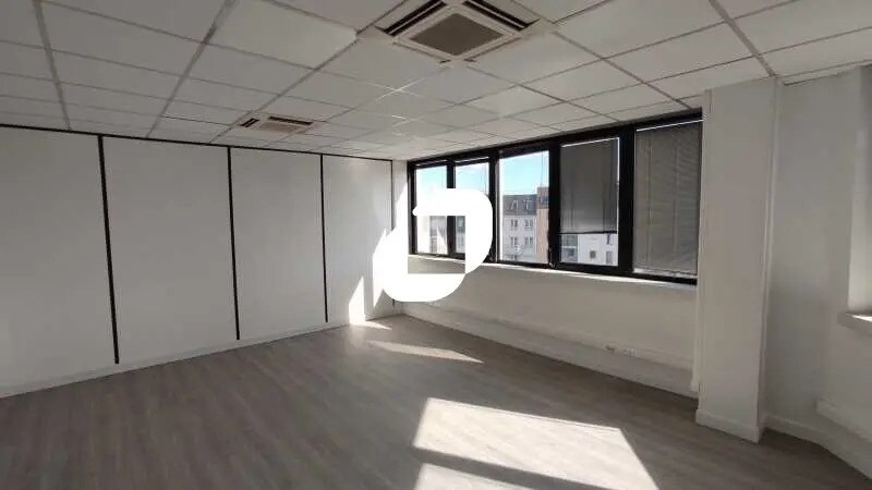 Bureau dans Le Kremlin-Bicêtre à louer - Photo intérieure - Image 2 de 8