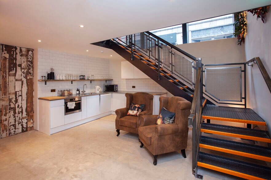 26 Clare St, Bristol à louer - Photo du bâtiment - Image 3 de 10