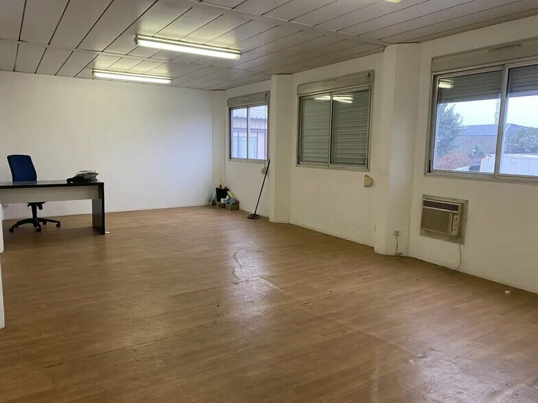 Office in Pantin for lease - Interior Photo - Image 1 of 5
