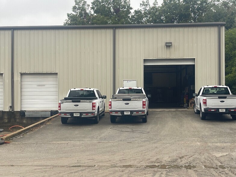 71 Fairway Blvd, Jackson, TN à louer - Photo du bâtiment - Image 2 de 6