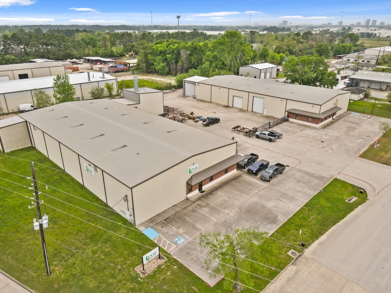 2034 McAulty Rd, Houston, TX for lease - Building Photo - Image 1 of 12