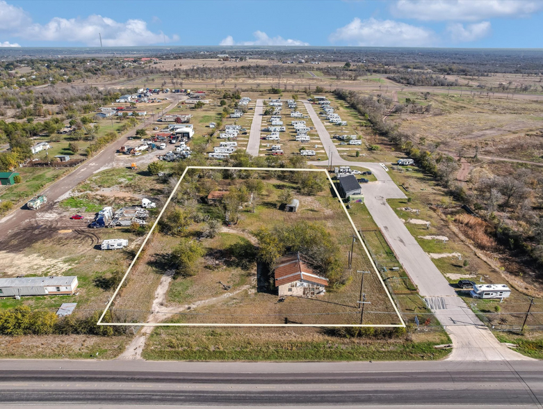 2764 FM 812 Rd, Del Valle, TX à vendre - Photo du bâtiment - Image 3 de 9