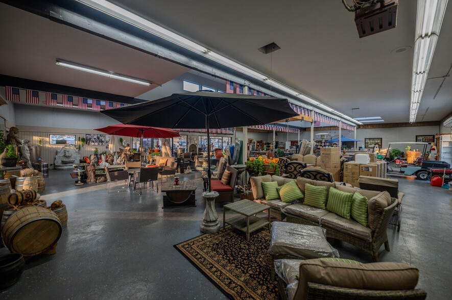 9445 Foothill Blvd, Rancho Cucamonga, CA à louer - Photo intérieure - Image 3 de 18