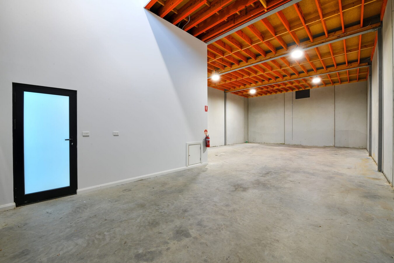 21 Hinkler Rd, Mordialloc, VIC 3195 - Unit 1 - - Interior Photo - Image 1 of 4