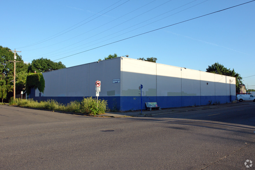 3365 SE 17th Ave, Portland, OR for lease - Building Photo - Image 3 of 4