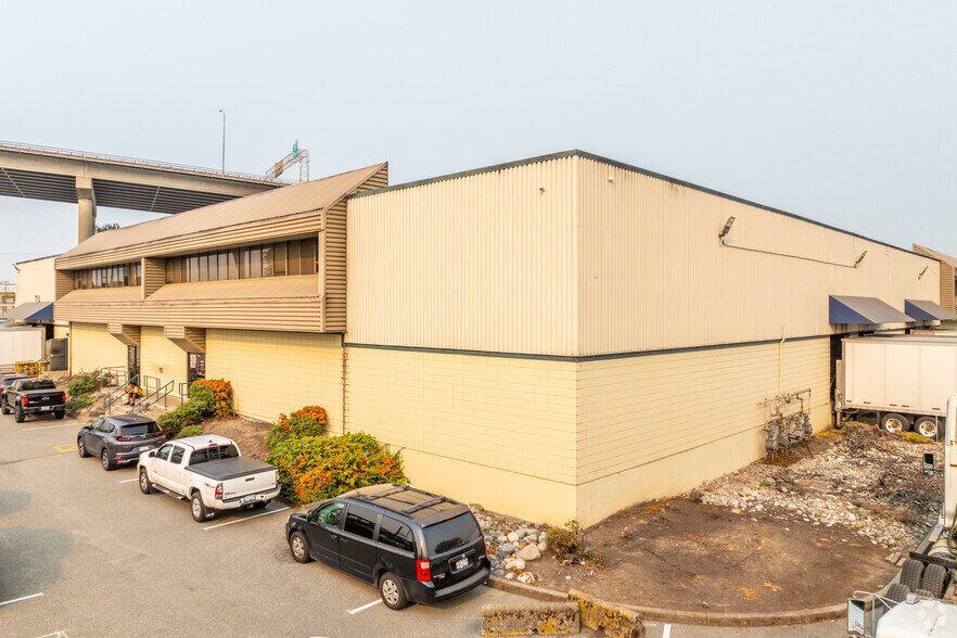 530-590 Chester Rd, Delta, BC à louer - Photo du bâtiment - Image 1 de 5