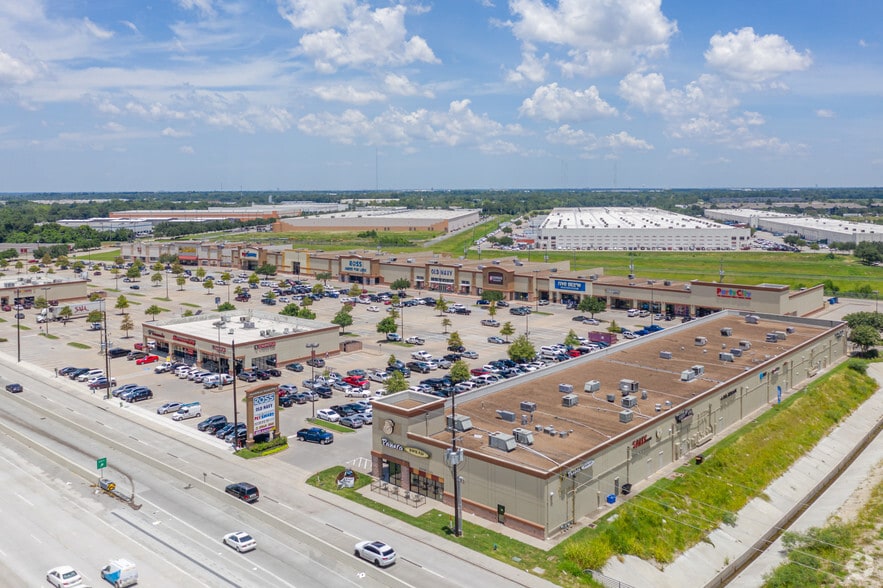 13702-13858 Northwest Fwy, Houston, TX à louer - Photo du bâtiment - Image 2 de 8