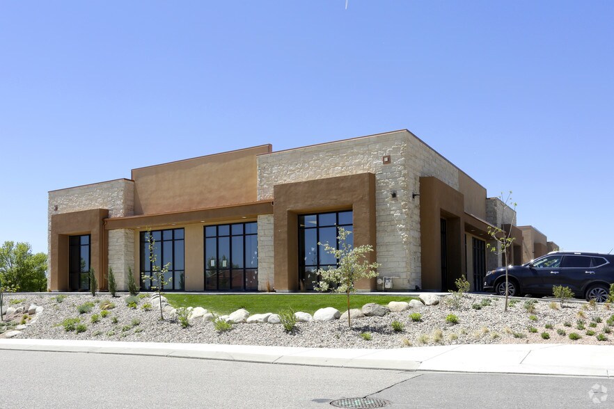 1305 Fortino Blvd, Pueblo, CO à louer - Photo du bâtiment - Image 2 de 2