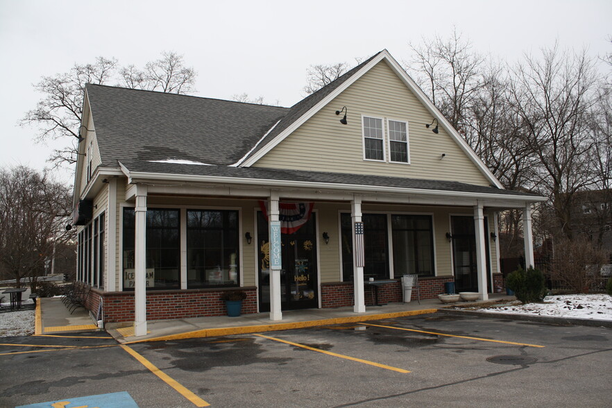 56 Canal St, Millbury, MA à vendre - Photo du bâtiment - Image 1 de 1