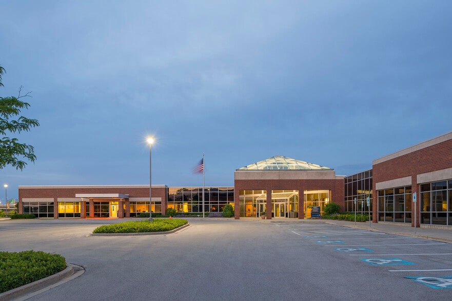 10200 Innovation Dr, Milwaukee, WI for lease - Building Photo - Image 1 of 6