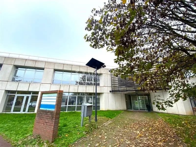 Office in Orly for lease Building Photo- Image 1 of 7