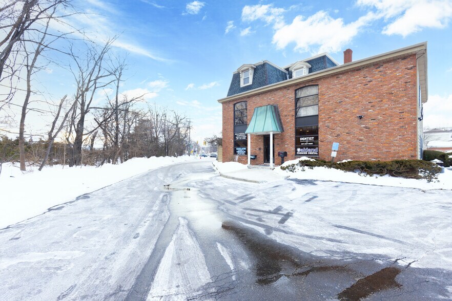410 Ramapo Valley Rd, Oakland, NJ à louer - Photo du bâtiment - Image 3 de 18