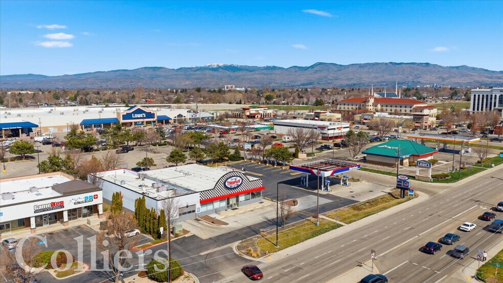 8160 W Overland Rd, Boise, ID à louer - Photo du bâtiment - Image 2 de 5
