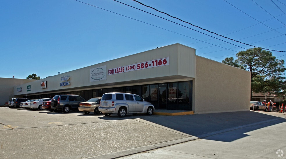 1906-1918 E Judge Perez Dr, Chalmette, LA for lease - Building Photo - Image 2 of 9