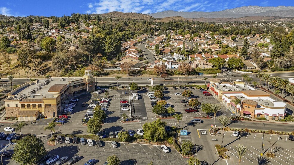 50 & 58 Rio Rancho Rd portefeuille de 2 propriétés à vendre sur LoopNet.ca - Photo du bâtiment - Image 2 de 9