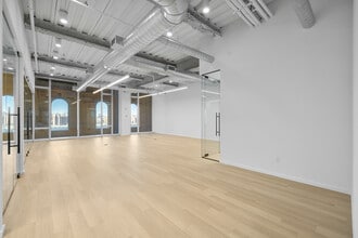 300 Kent Ave, Brooklyn, NY for lease Building Photo- Image 2 of 7