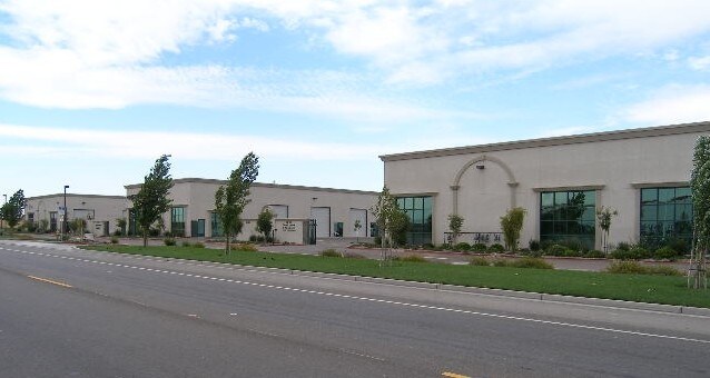 141-201 D'Arcy Pky, Lathrop, CA à vendre - Photo du bâtiment - Image 2 de 8