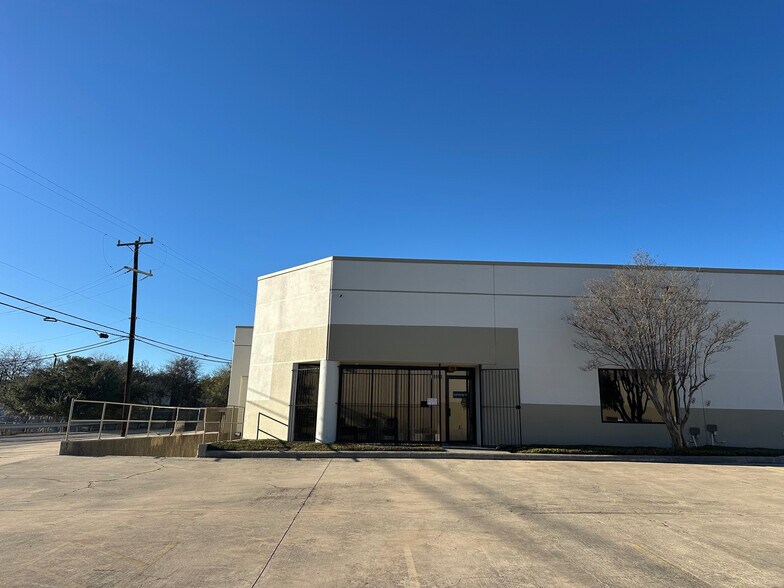 12903-12907 Agency Dr, San Antonio, TX à louer - Photo du bâtiment - Image 3 de 11
