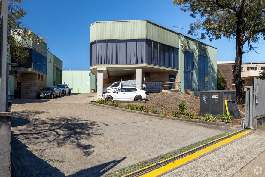 112 Benaroon Rd, Lakemba à louer - Photo du bâtiment - Image 2 de 4