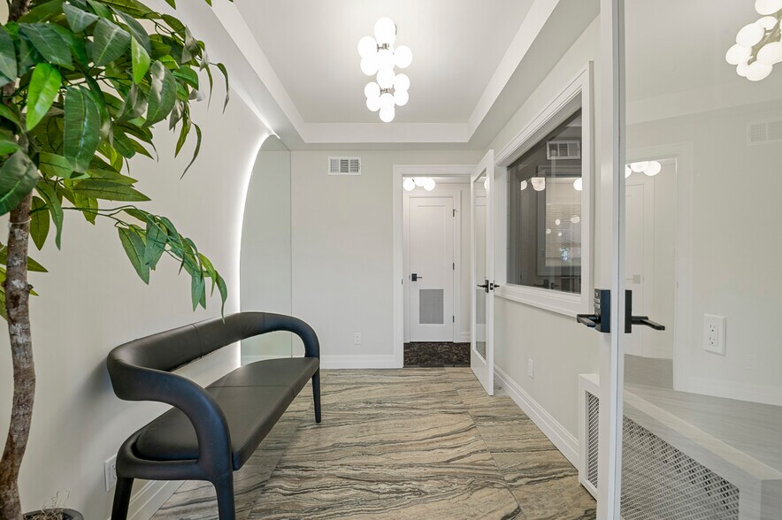 1553 Broadway, Hewlett, NY à louer - Photo du bâtiment - Image 2 de 9