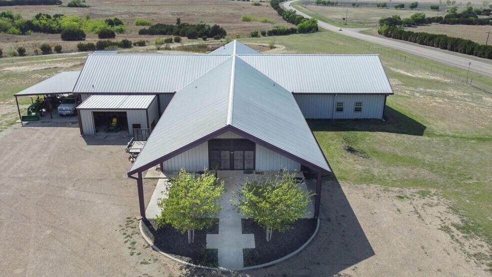 12307 Highway 6, Iredell, TX à vendre - Photo du bâtiment - Image 1 de 35