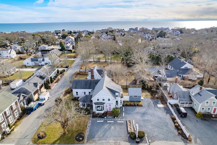 515 MA-28, Harwich Port, MA à vendre - Photo principale - Image 1 de 37