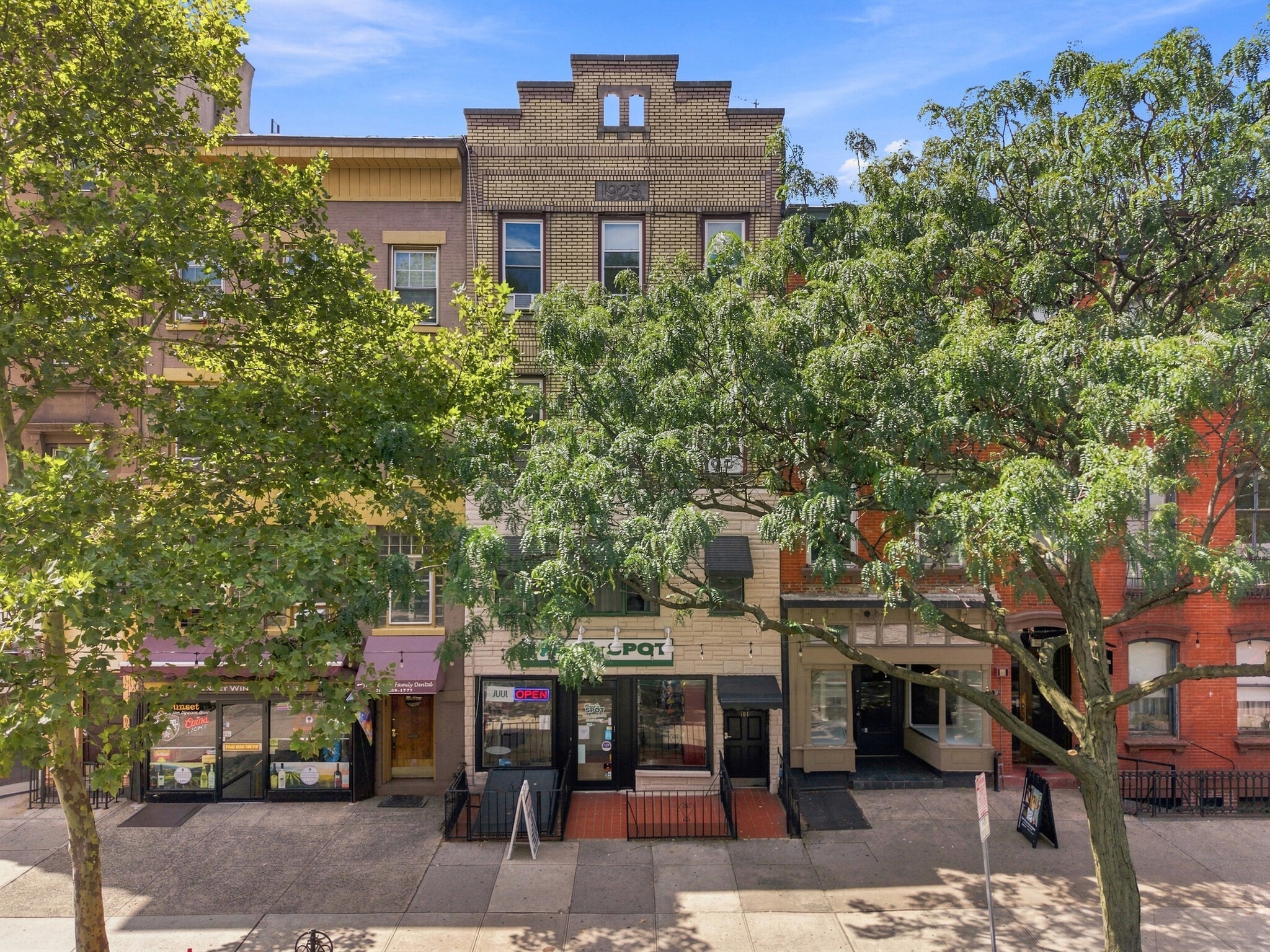 704 Washington St, Hoboken, NJ à vendre Photo du bâtiment- Image 1 de 33