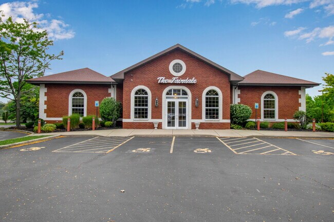 Plus de détails pour 672 Wehrle Dr, Buffalo, NY - Commerce de détail à vendre