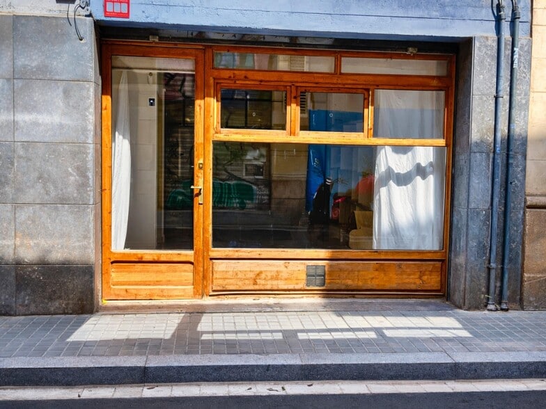 Multifamily in Barcelona, Barcelona for sale - Building Photo - Image 2 of 5