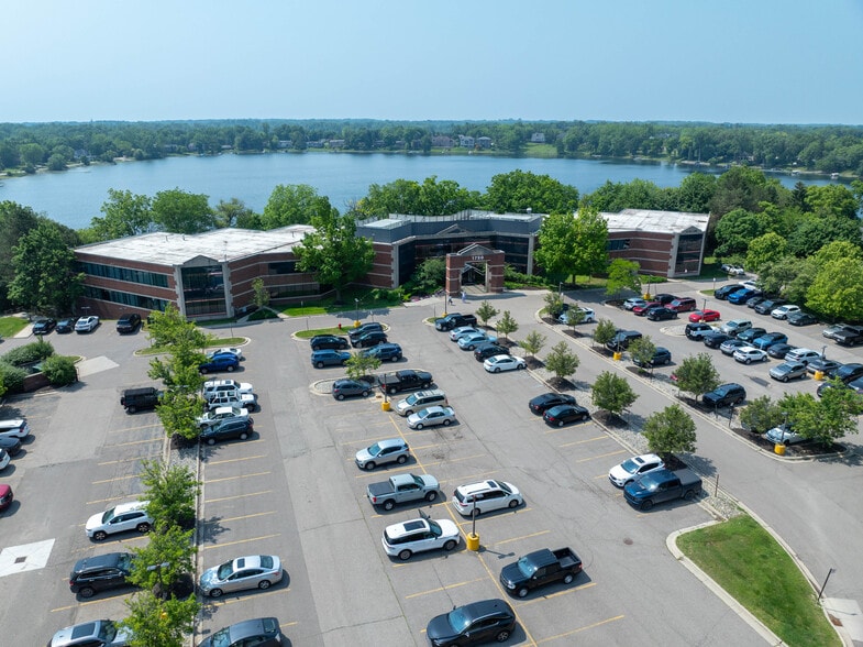 1750 S Telegraph Rd, Bloomfield Hills, MI for lease - Building Photo - Image 2 of 10