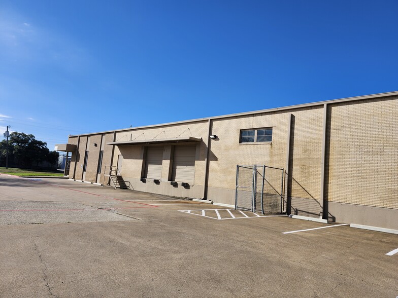 9120 Premier Row, Dallas, TX for sale - Building Photo - Image 2 of 9