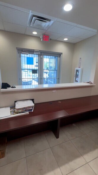 1001 NW 72nd St, Miami, FL à vendre - Vidéo sur l’inscription commerciale - Image 2 de 14