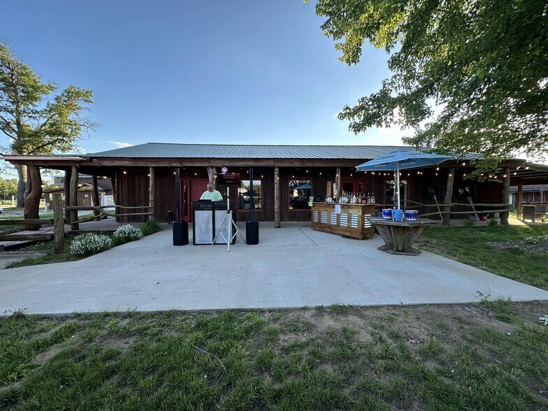 699 S Main St, Adams, WI à vendre - Photo du bâtiment - Image 2 de 8