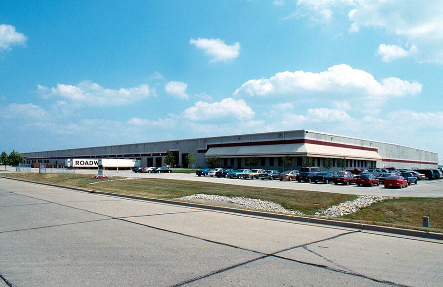 5111-5151 W 76th St, Indianapolis, IN à louer - Photo principale - Image 3 de 5